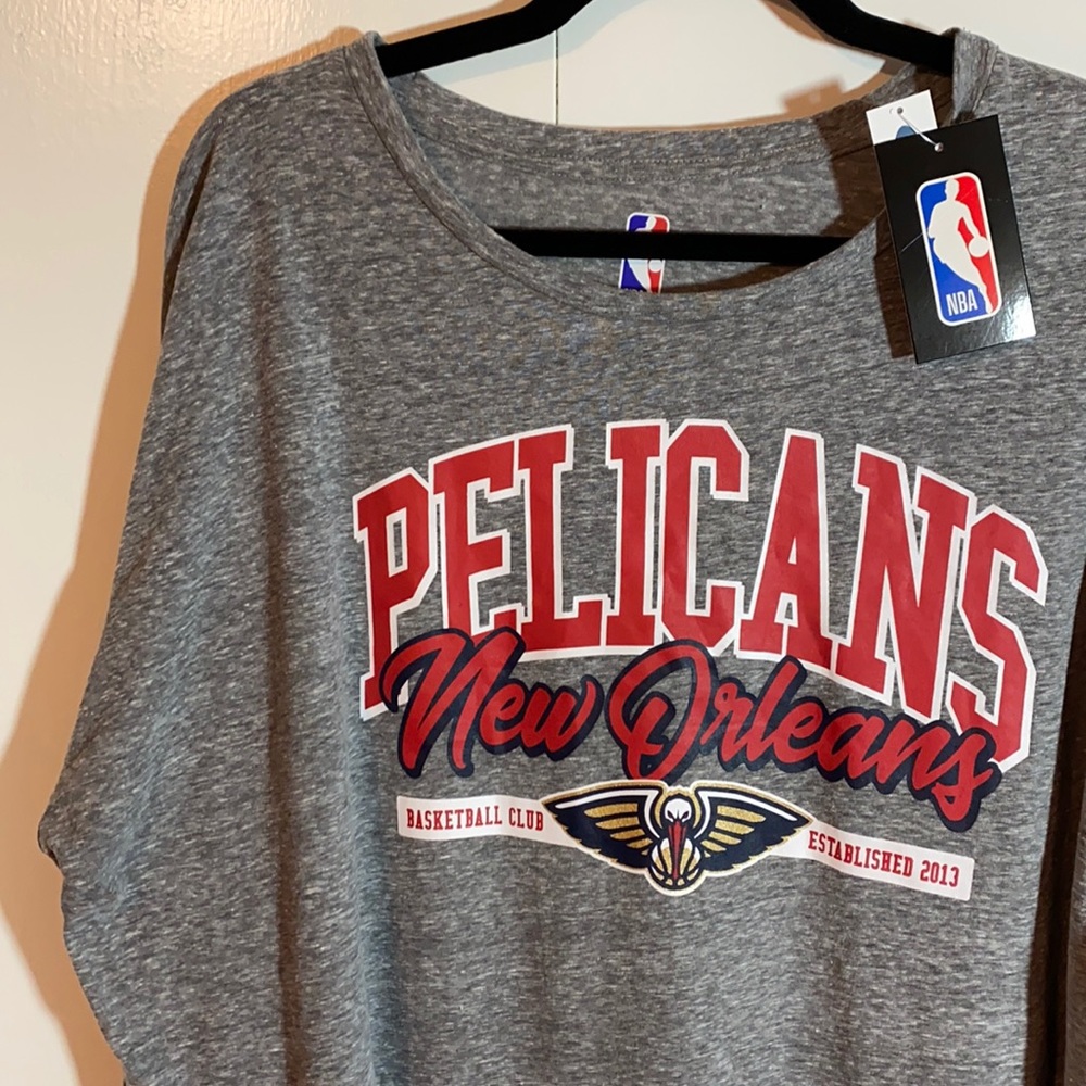 🏀 NWT - New Orleans Pelicans long sleeve tee 🏀